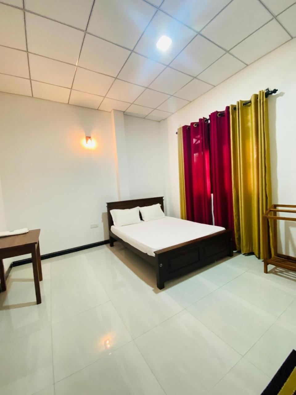 Silverline Guest House Anurâdhapura Chambre photo
